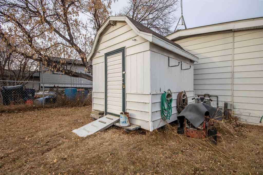 MLS® A2268560 - 216 5 Street NW in NONE Sundre, Residential