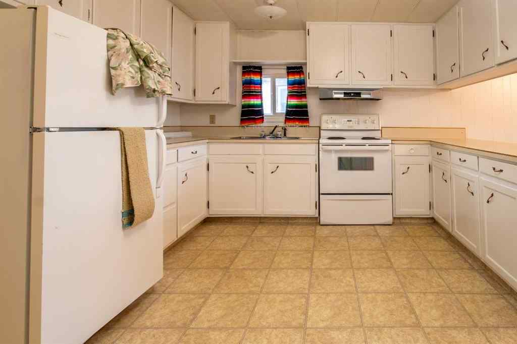 MLS® A2268560 - 216 5 Street NW in NONE Sundre, Residential