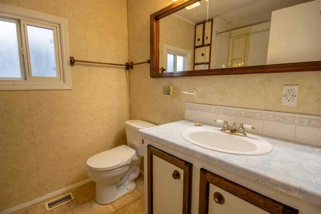 MLS® A2268560 - 216 5 Street NW in NONE Sundre, Residential