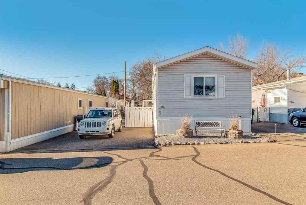 MLS® A2268561 - Unit #3 448 Division Avenue N in Riverside Medicine Hat, Residential