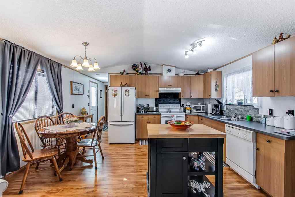 MLS® A2268561 - Unit #3 448 Division Avenue N in Riverside Medicine Hat, Residential