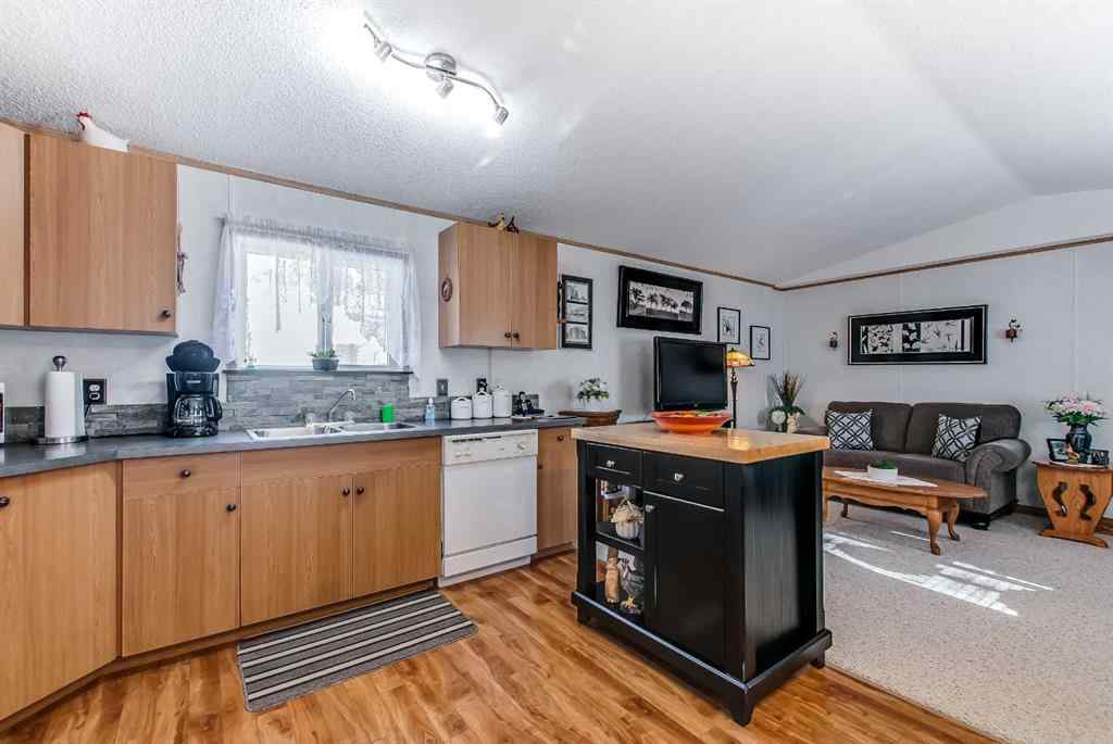 MLS® A2268561 - Unit #3 448 Division Avenue N in Riverside Medicine Hat, Residential