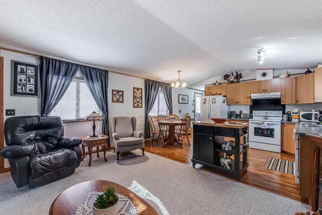 MLS® A2268561 - Unit #3 448 Division Avenue N in Riverside Medicine Hat, Residential