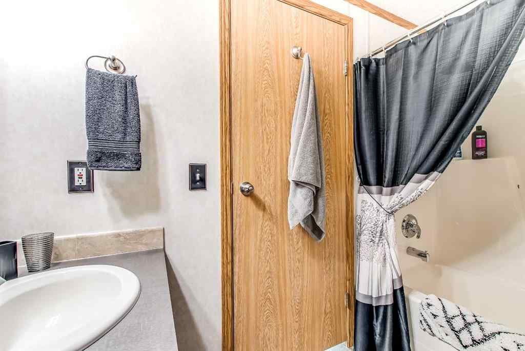 MLS® A2268561 - Unit #3 448 Division Avenue N in Riverside Medicine Hat, Residential