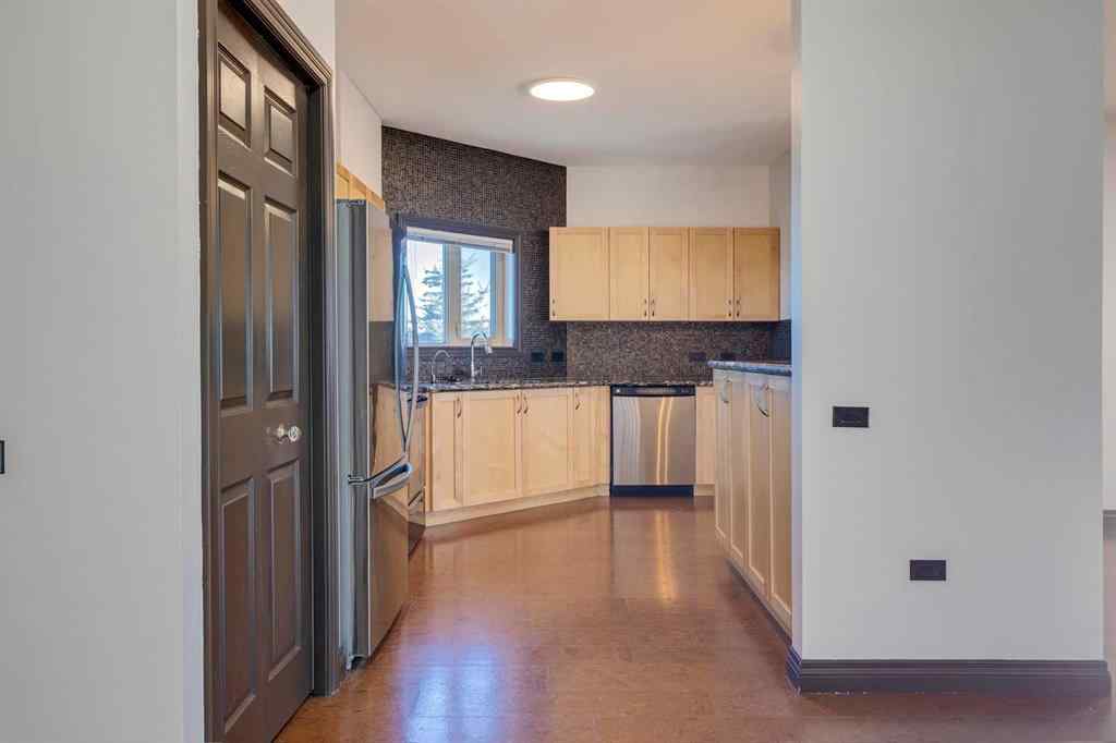 MLS® A2268563 - Unit #403 3810 43 Street SW in Glenbrook Calgary, Residential