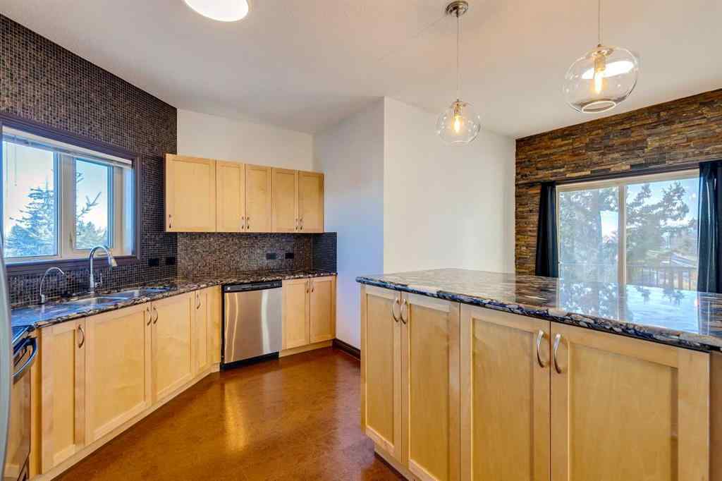 MLS® A2268563 - Unit #403 3810 43 Street SW in Glenbrook Calgary, Residential