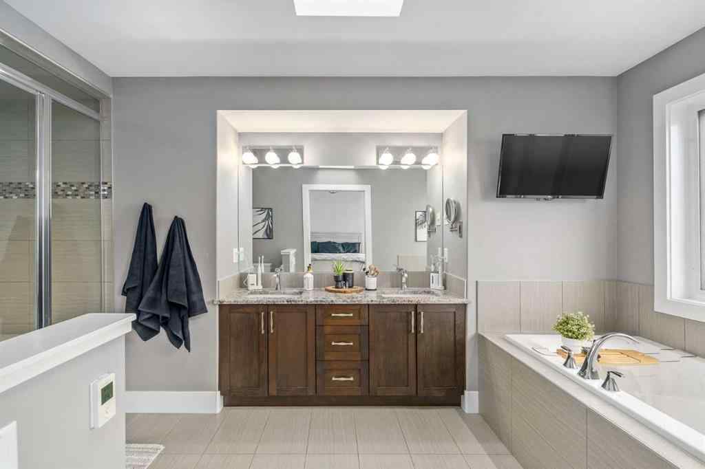 MLS® A2268569 - 4528 17 Avenue NW in Montgomery Calgary, Residential