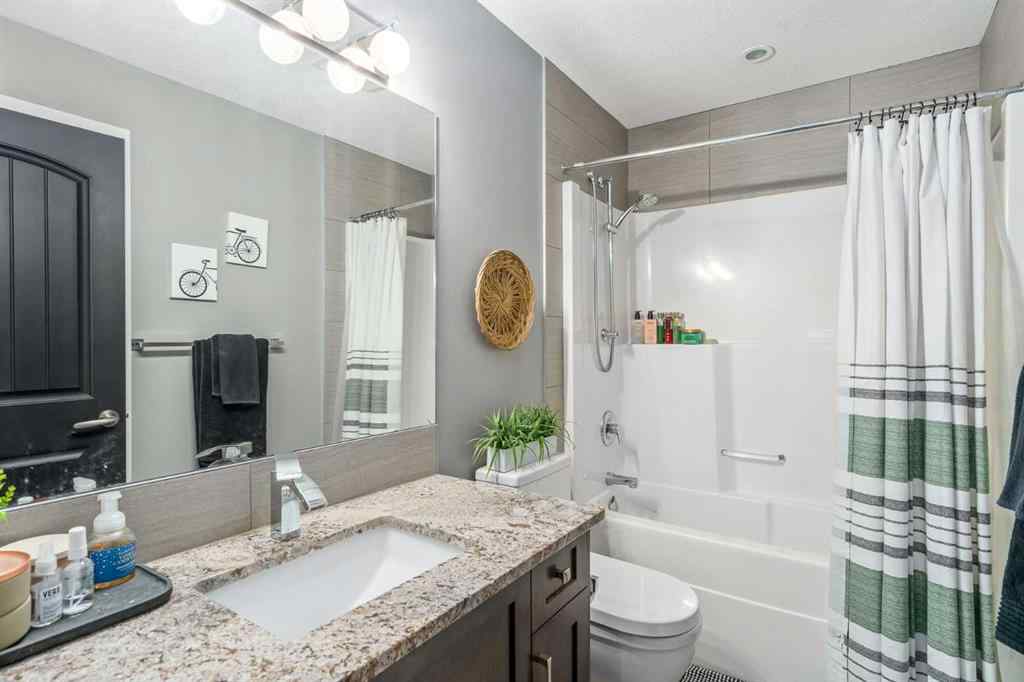 MLS® A2268569 - 4528 17 Avenue NW in Montgomery Calgary, Residential