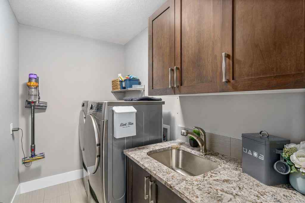 MLS® A2268569 - 4528 17 Avenue NW in Montgomery Calgary, Residential