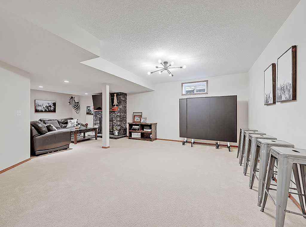 MLS® A2268572 - 1527 10 Avenue SE in Sunshine Meadow High River, Residential