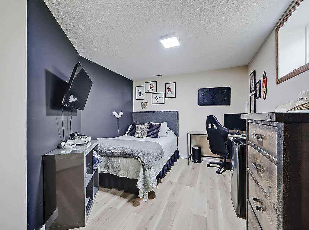 MLS® A2268572 - 1527 10 Avenue SE in Sunshine Meadow High River, Residential