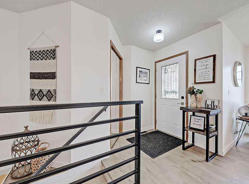 MLS® A2268572 - 1527 10 Avenue SE in Sunshine Meadow High River, Residential