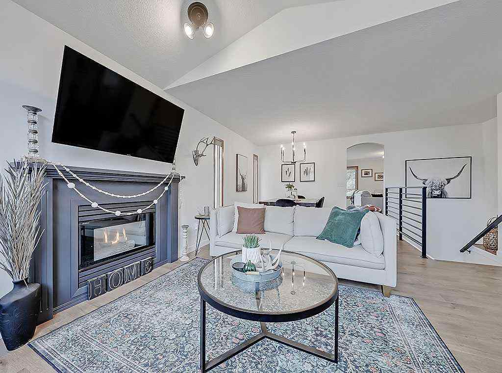 MLS® A2268572 - 1527 10 Avenue SE in Sunshine Meadow High River, Residential