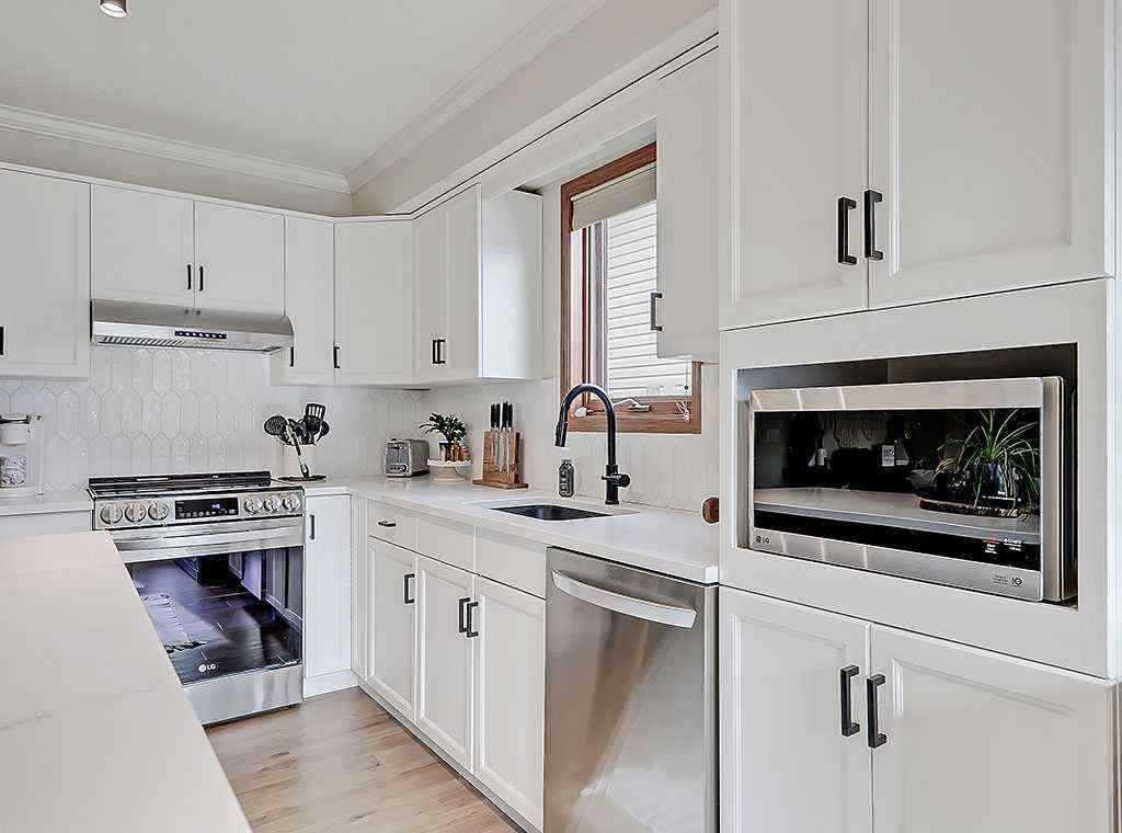 MLS® A2268572 - 1527 10 Avenue SE in Sunshine Meadow High River, Residential