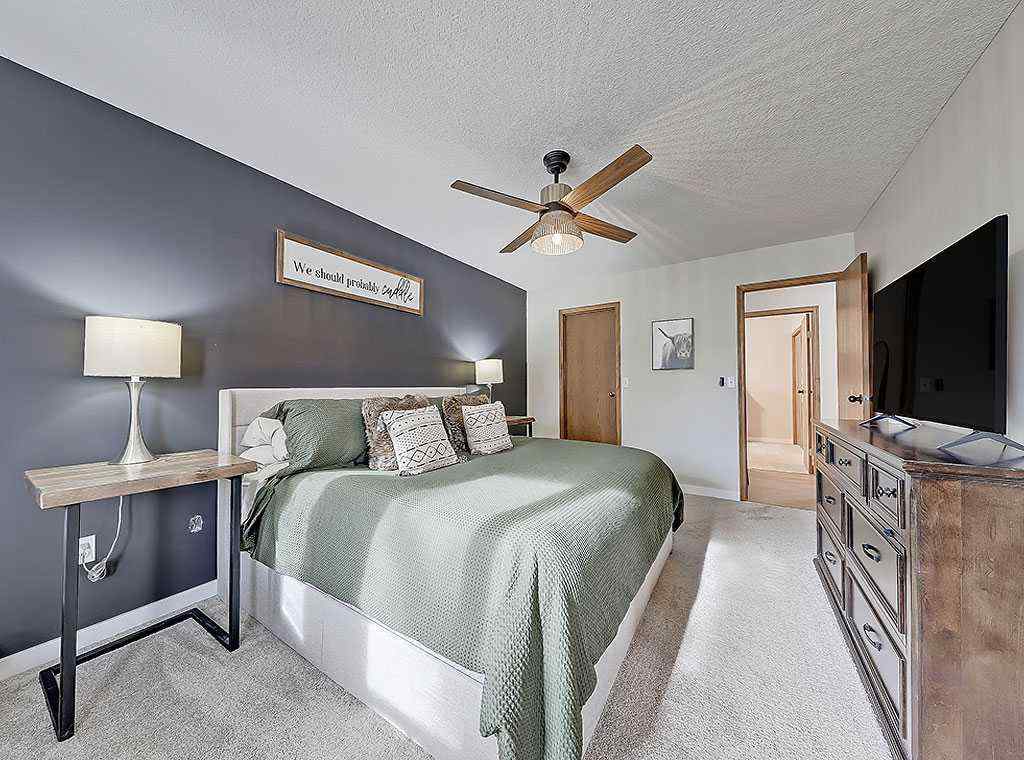 MLS® A2268572 - 1527 10 Avenue SE in Sunshine Meadow High River, Residential