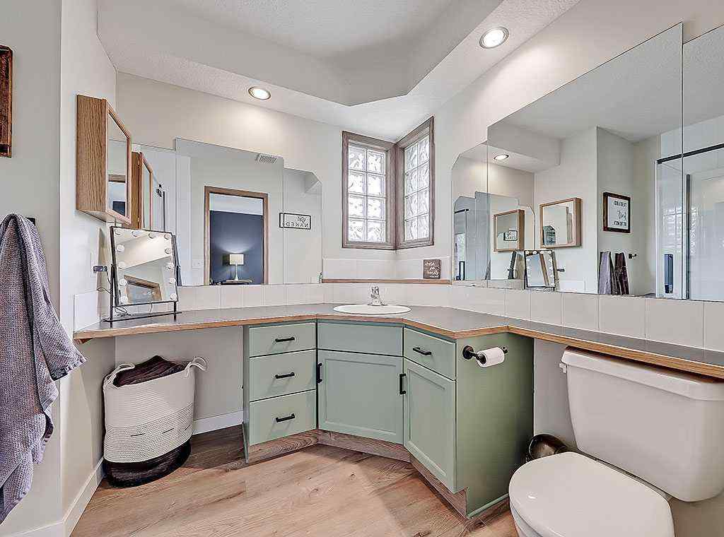 MLS® A2268572 - 1527 10 Avenue SE in Sunshine Meadow High River, Residential