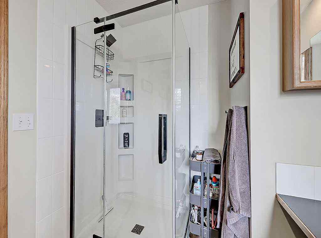 MLS® A2268572 - 1527 10 Avenue SE in Sunshine Meadow High River, Residential