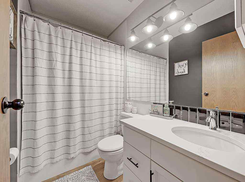 MLS® A2268572 - 1527 10 Avenue SE in Sunshine Meadow High River, Residential