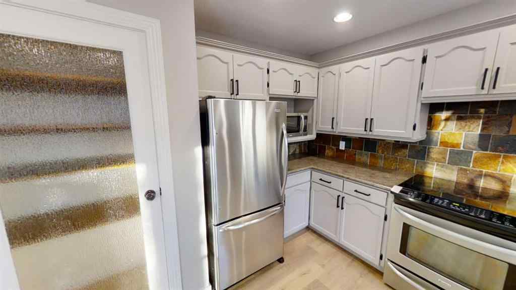 MLS® A2268577 - 9533 63 Avenue  in Country Club Estates Grande Prairie, Rental