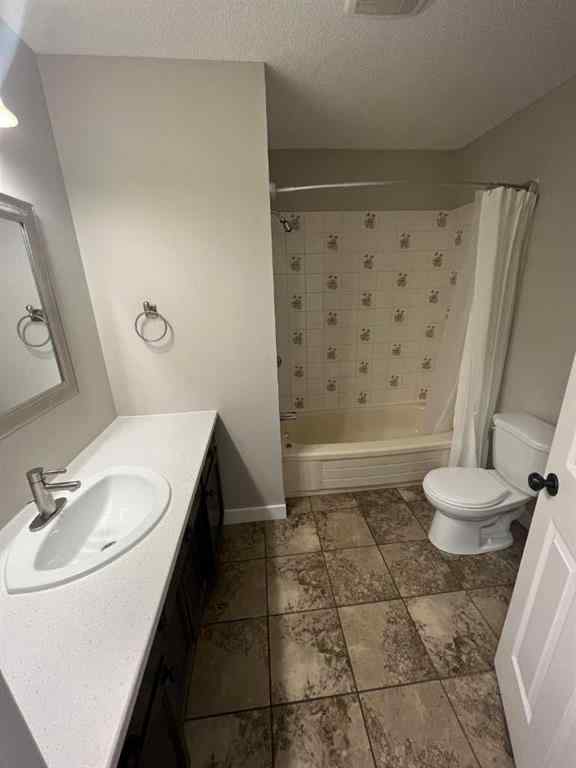 MLS® A2268577 - 9533 63 Avenue  in Country Club Estates Grande Prairie, Rental