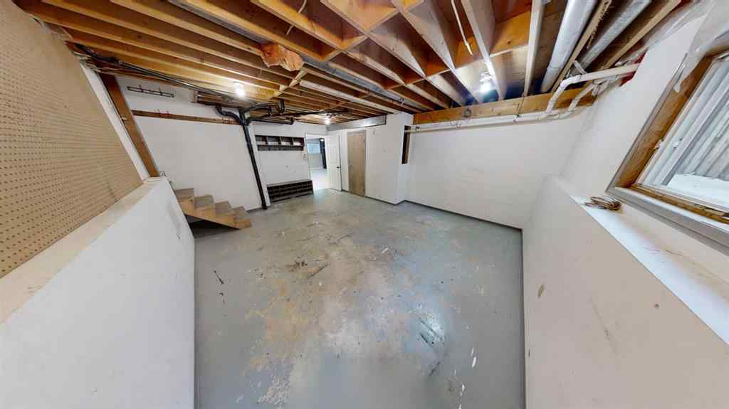 MLS® A2268577 - 9533 63 Avenue  in Country Club Estates Grande Prairie, Rental