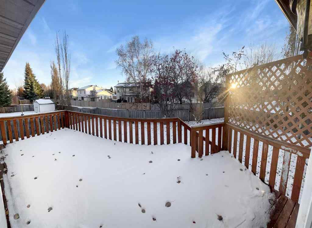 MLS® A2268577 - 9533 63 Avenue  in Country Club Estates Grande Prairie, Rental