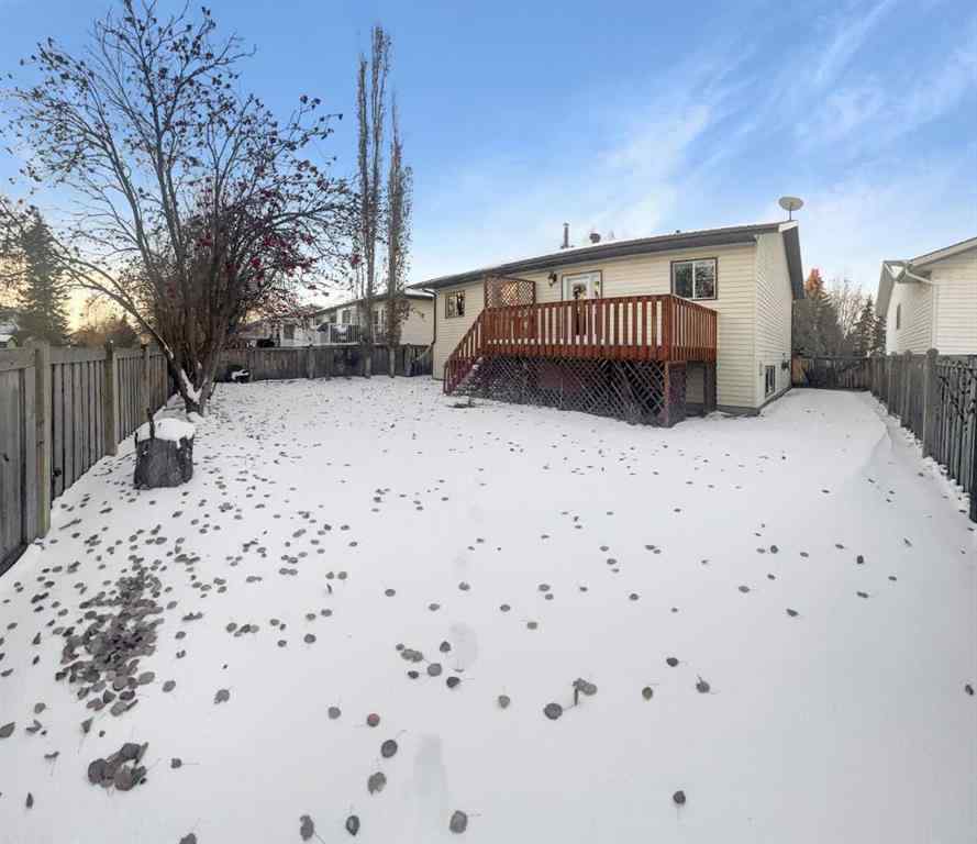 MLS® A2268577 - 9533 63 Avenue  in Country Club Estates Grande Prairie, Rental