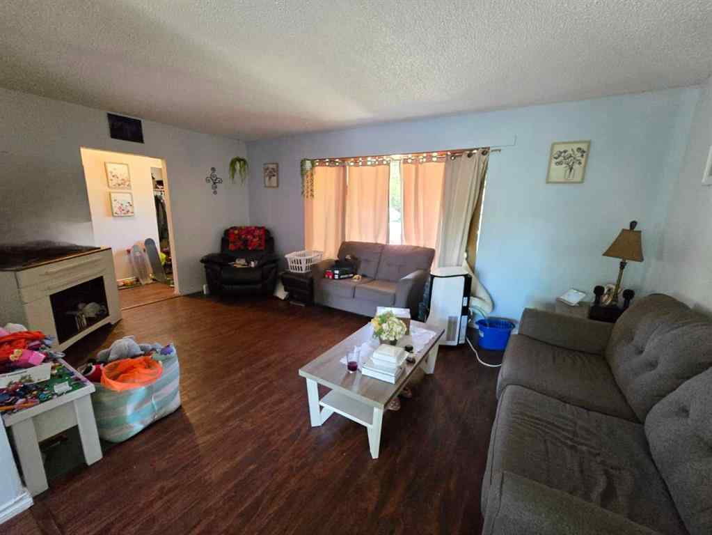 MLS&reg; # A2268581 - 8602 95 Street  in North End Peace River, Residential Open Houses