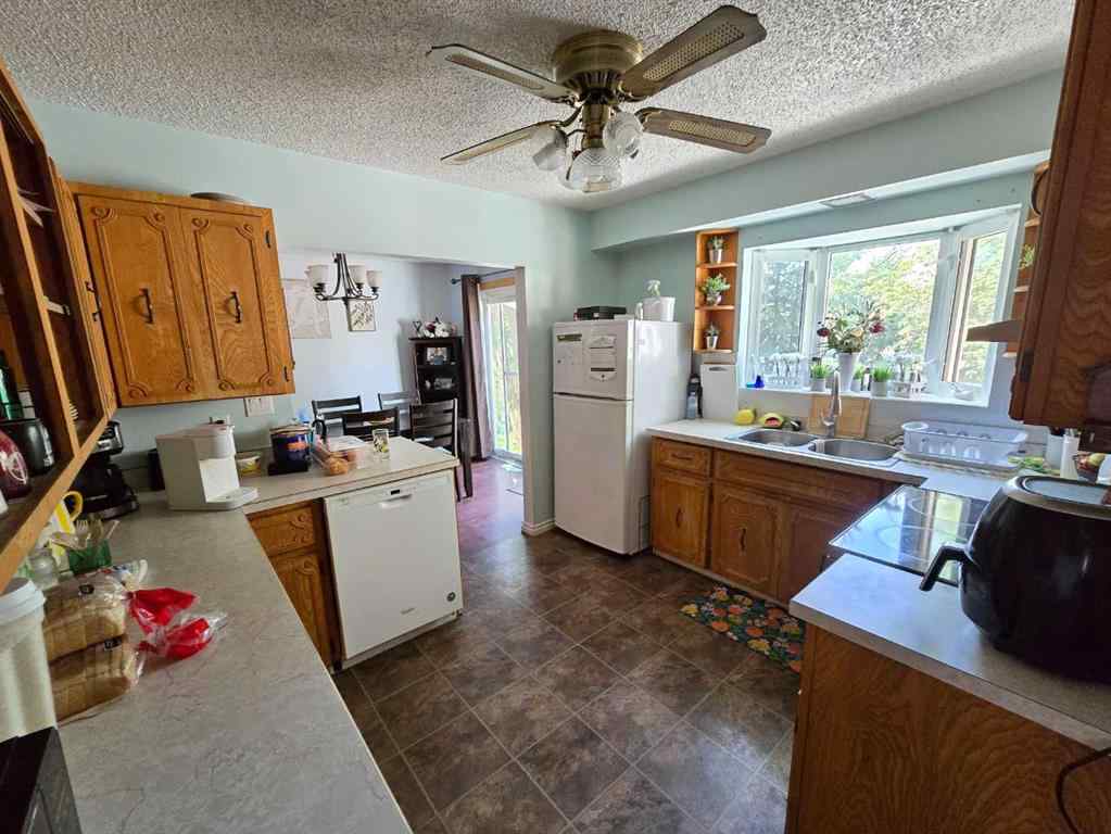 MLS&reg; # A2268581 - 8602 95 Street  in North End Peace River, Residential Open Houses