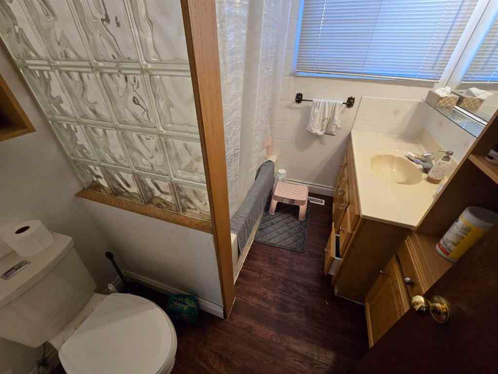 MLS&reg; # A2268581 - 8602 95 Street  in North End Peace River, Residential Open Houses