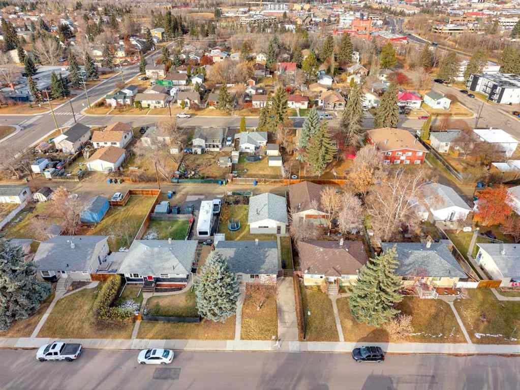 MLS&reg; # A2268585 - 5422 37 Street  in West Park Red Deer, Residential Open Houses