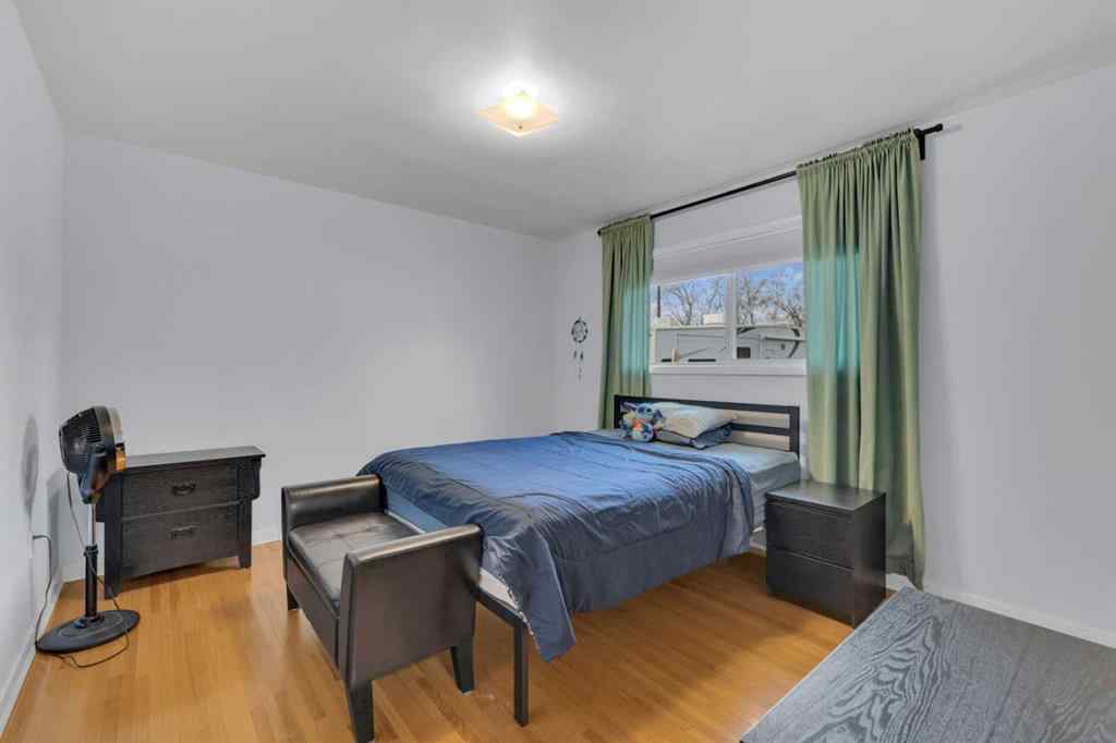 MLS&reg; # A2268585 - 5422 37 Street  in West Park Red Deer, Residential Open Houses