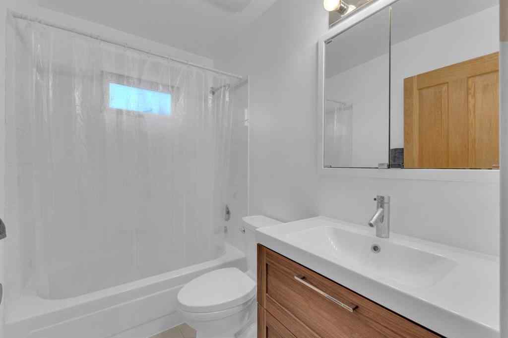 MLS&reg; # A2268585 - 5422 37 Street  in West Park Red Deer, Residential Open Houses