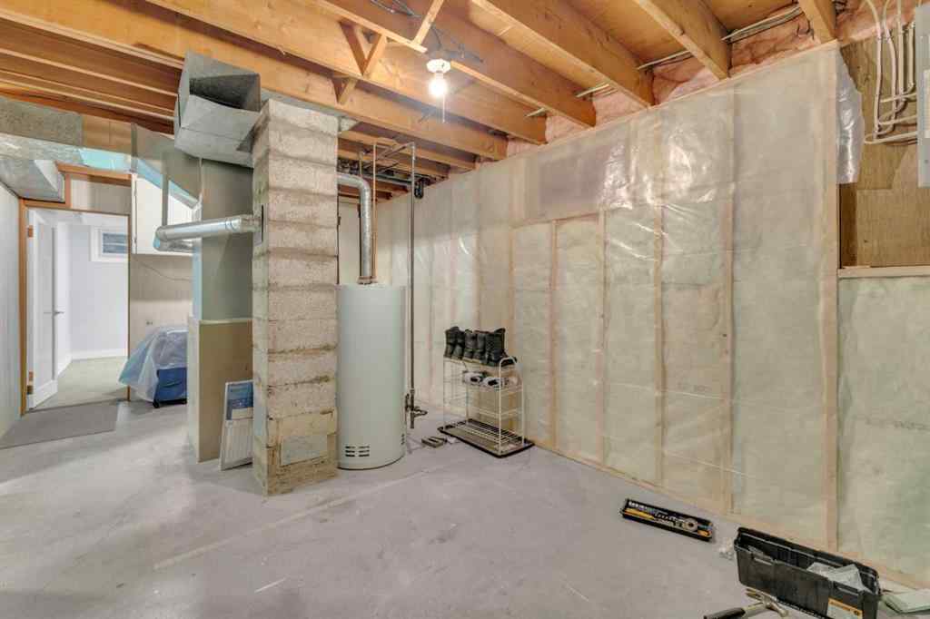 MLS&reg; # A2268585 - 5422 37 Street  in West Park Red Deer, Residential Open Houses