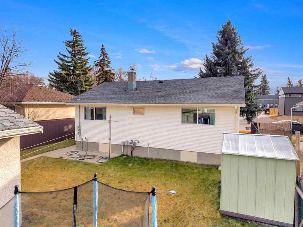 MLS&reg; # A2268585 - 5422 37 Street  in West Park Red Deer, Residential Open Houses