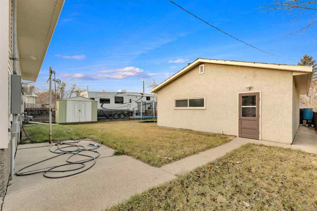 MLS&reg; # A2268585 - 5422 37 Street  in West Park Red Deer, Residential Open Houses