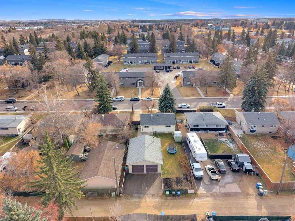 MLS&reg; # A2268585 - 5422 37 Street  in West Park Red Deer, Residential Open Houses