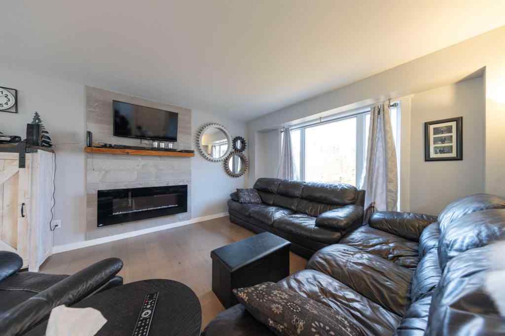 MLS&reg; # A2268586 - 3805 58 Avenue  in Southridge Lloydminster, Residential Open Houses