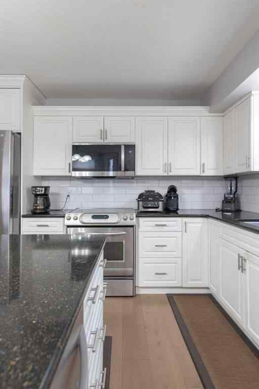 MLS&reg; # A2268586 - 3805 58 Avenue  in Southridge Lloydminster, Residential Open Houses