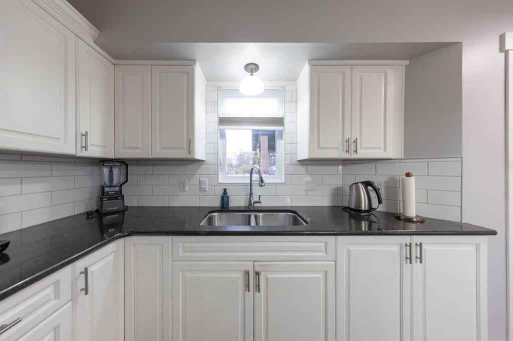 MLS&reg; # A2268586 - 3805 58 Avenue  in Southridge Lloydminster, Residential Open Houses