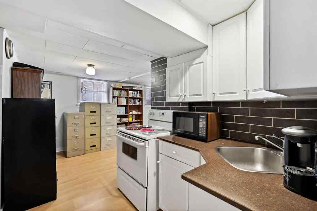 MLS® A2268621 - 230 8A Street NE in Bridgeland/Riverside Calgary, Residential