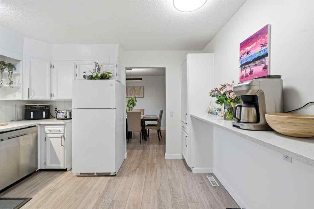 MLS® A2268625 - 67 Lake Sylvan Close SE in Bonavista Downs Calgary, Residential