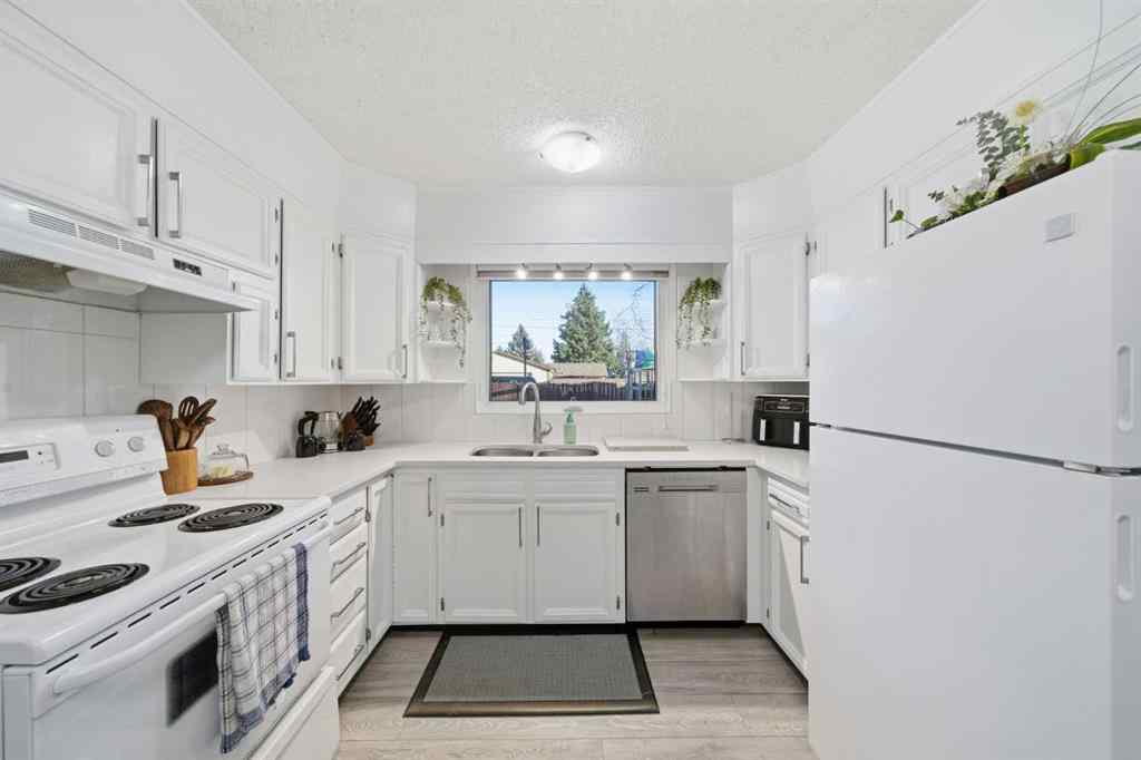 MLS® A2268625 - 67 Lake Sylvan Close SE in Bonavista Downs Calgary, Residential