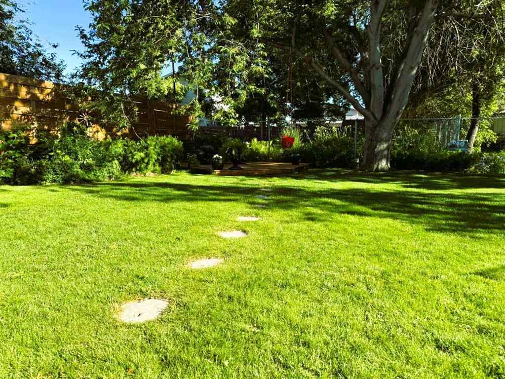 MLS® A2268628 - 11 Lake Newell Crescent E in Lakewood Brooks, Residential