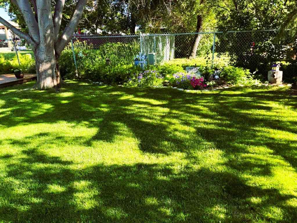 MLS® A2268628 - 11 Lake Newell Crescent E in Lakewood Brooks, Residential