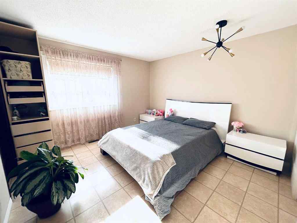 MLS® A2268628 - 11 Lake Newell Crescent E in Lakewood Brooks, Residential