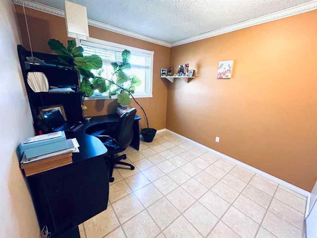 MLS® A2268628 - 11 Lake Newell Crescent E in Lakewood Brooks, Residential