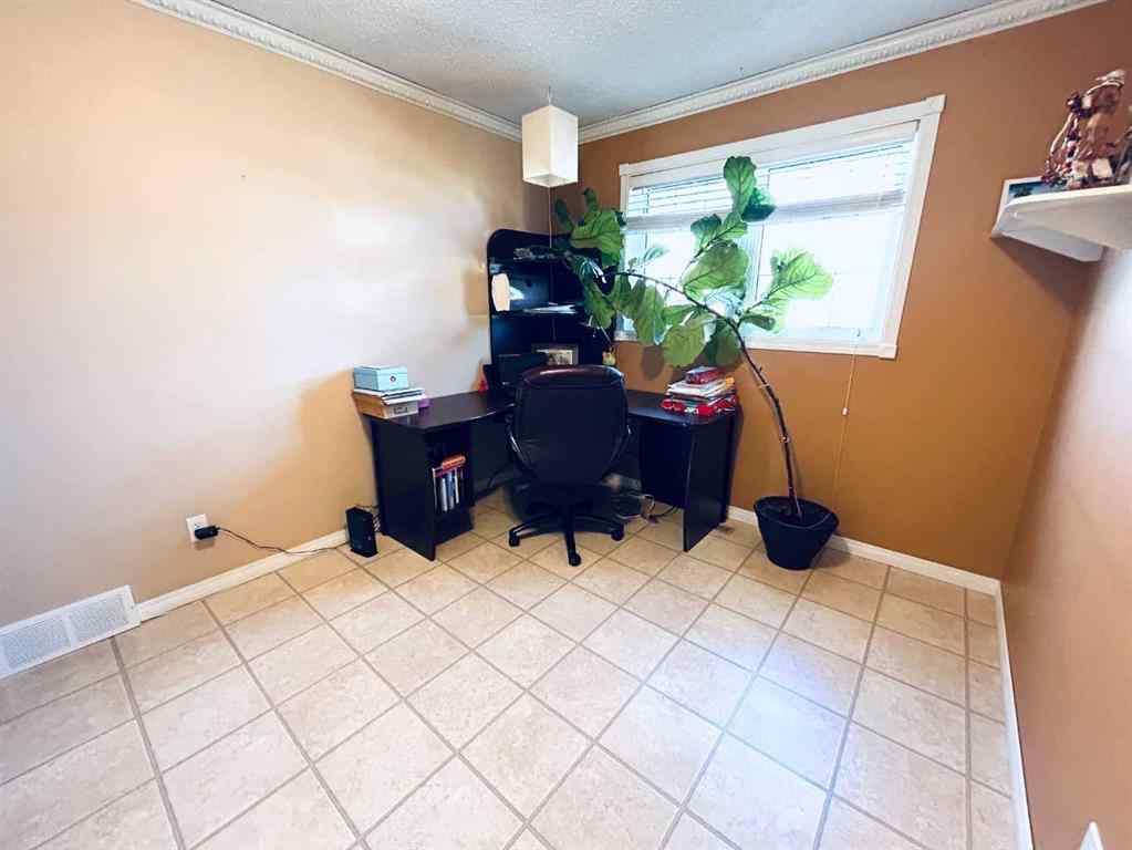 MLS® A2268628 - 11 Lake Newell Crescent E in Lakewood Brooks, Residential