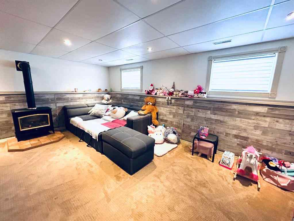 MLS® A2268628 - 11 Lake Newell Crescent E in Lakewood Brooks, Residential