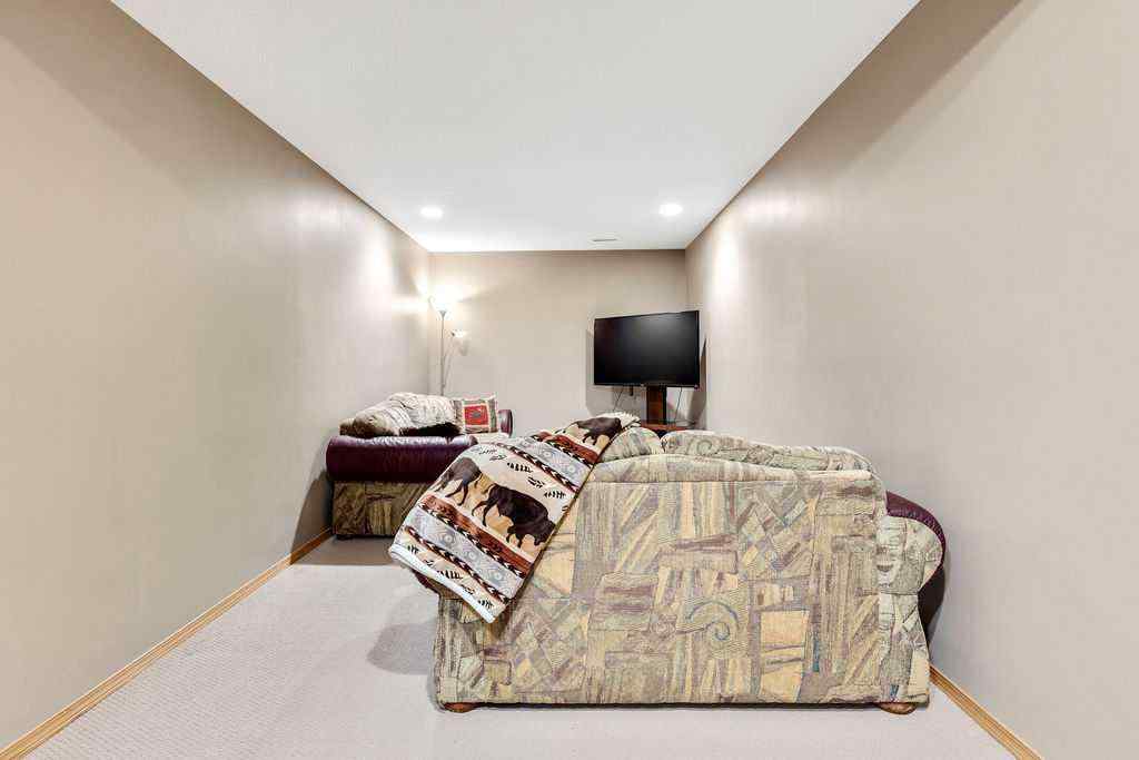 MLS® A2268629 - 100 Hillview Road  in Hillview Estates Strathmore, Residential